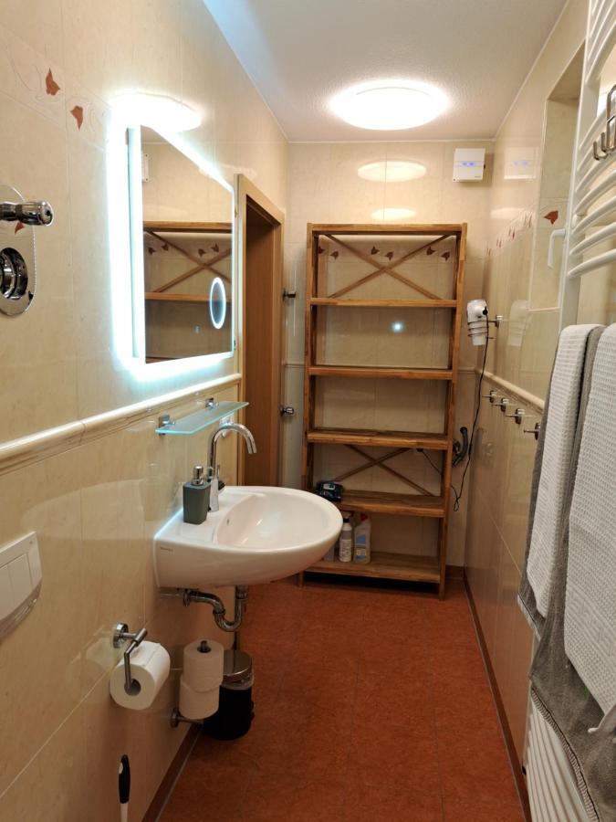 Apartamento Froschkoenig Mit Teichblick Trendelburg Exterior foto